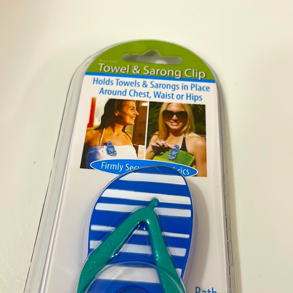 Boca Clip Towel & Sarong Clip (Holds Towels & Sarongs in Place)